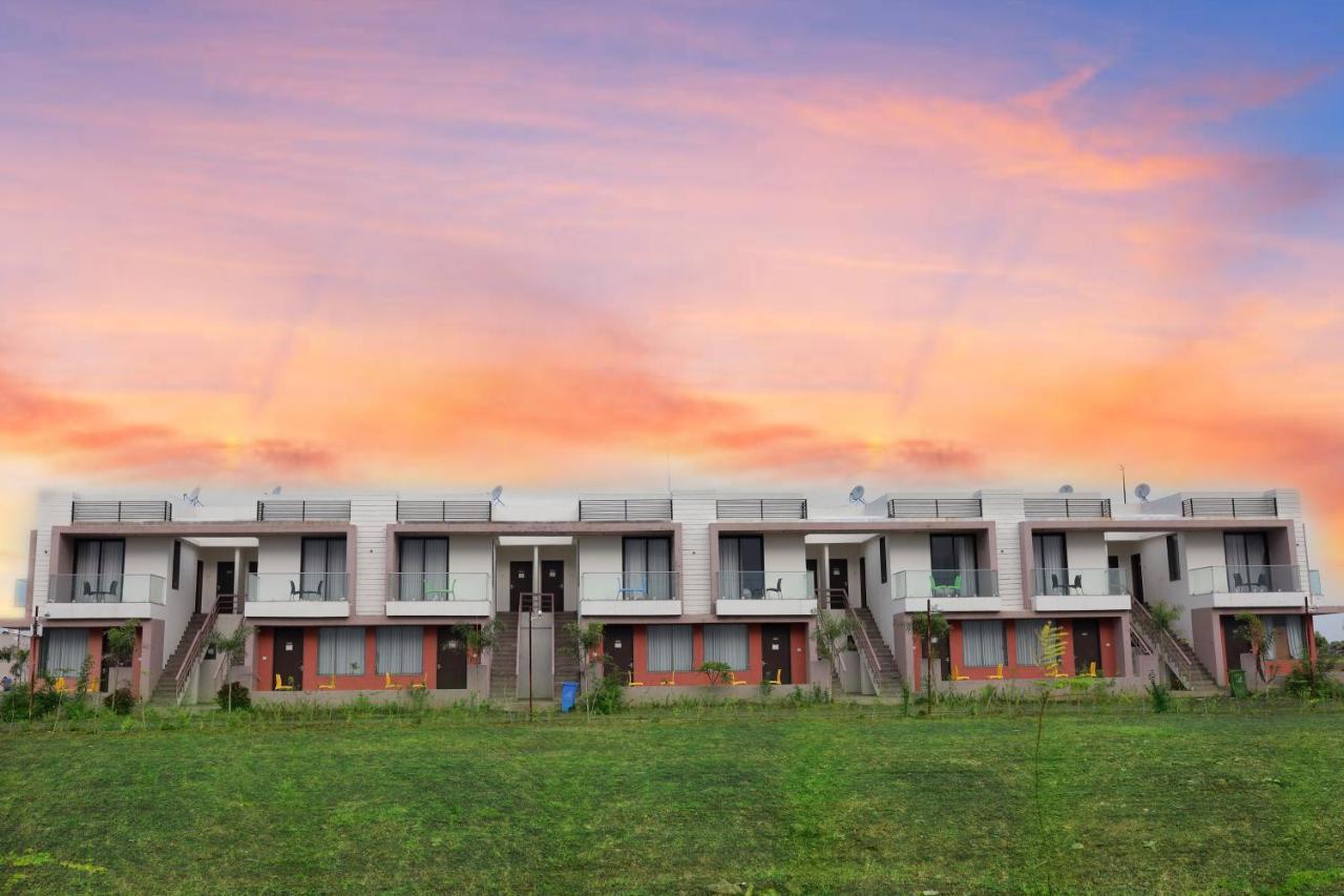 Leena Resort Garudeshwar Kültér fotó
